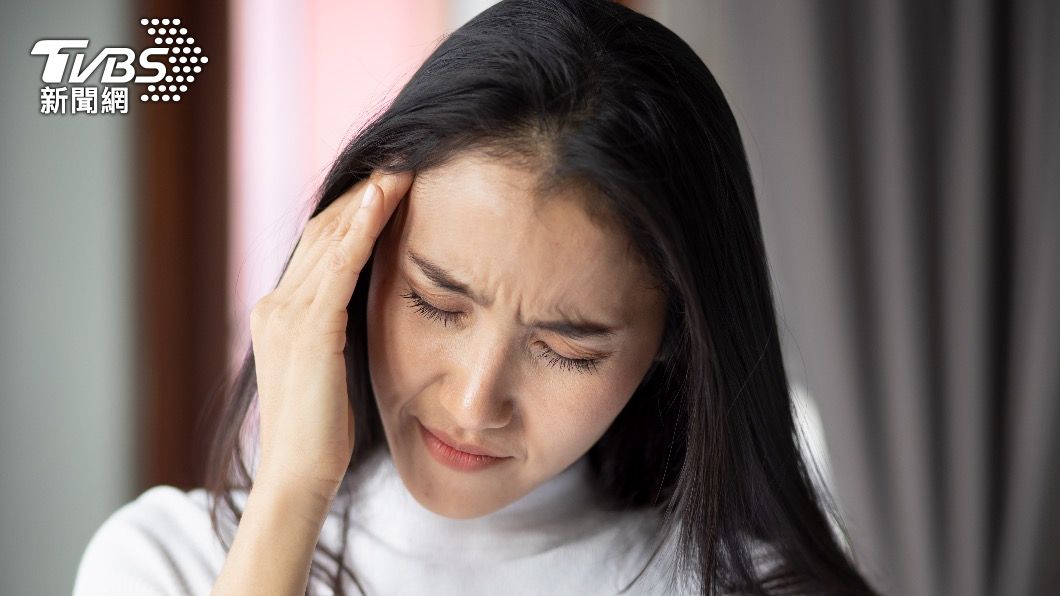 女性心臟病發作症狀包括頭暈。(示意圖/shutterstock達志影像)