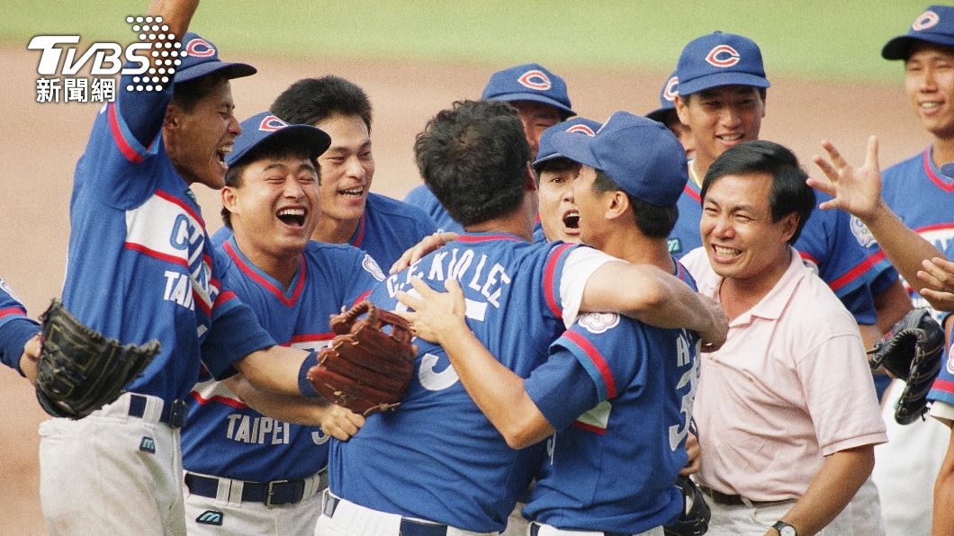 中華隊在1992年巴塞隆納奧運棒球賽的準決賽中擊敗日本隊。（圖／達志影像美聯社）