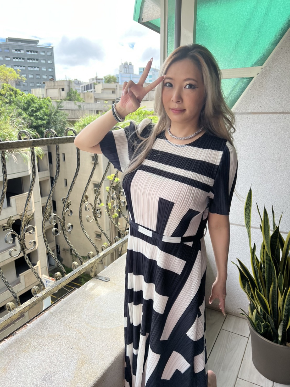Makiyo的外型頗有準媽媽的架式。(圖/Makiyo經紀人提供)