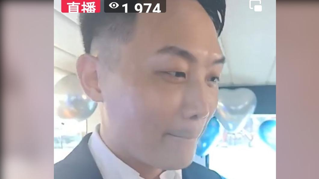 Makiyo老公在直播中露臉。(翻攝Makiyo臉書)