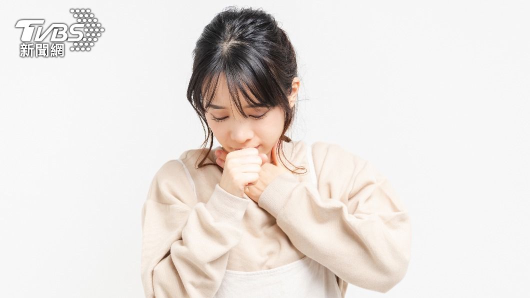 兒童確診不僅造成上呼吸道感染，還有可能引發重症。（示意圖／shutterstock達志影像）