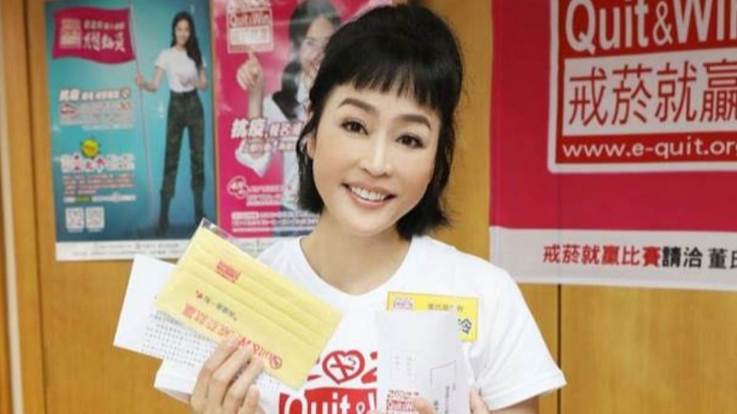 唐玲坦言罹癌並非偶然,吸菸是最大因素。(圖/翻攝自唐玲臉書)