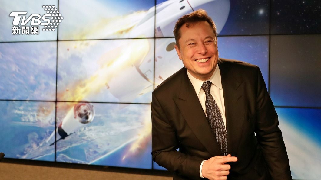 該名空姐為SpaceX客機上的空中服務員。（圖／達志影像美聯社）