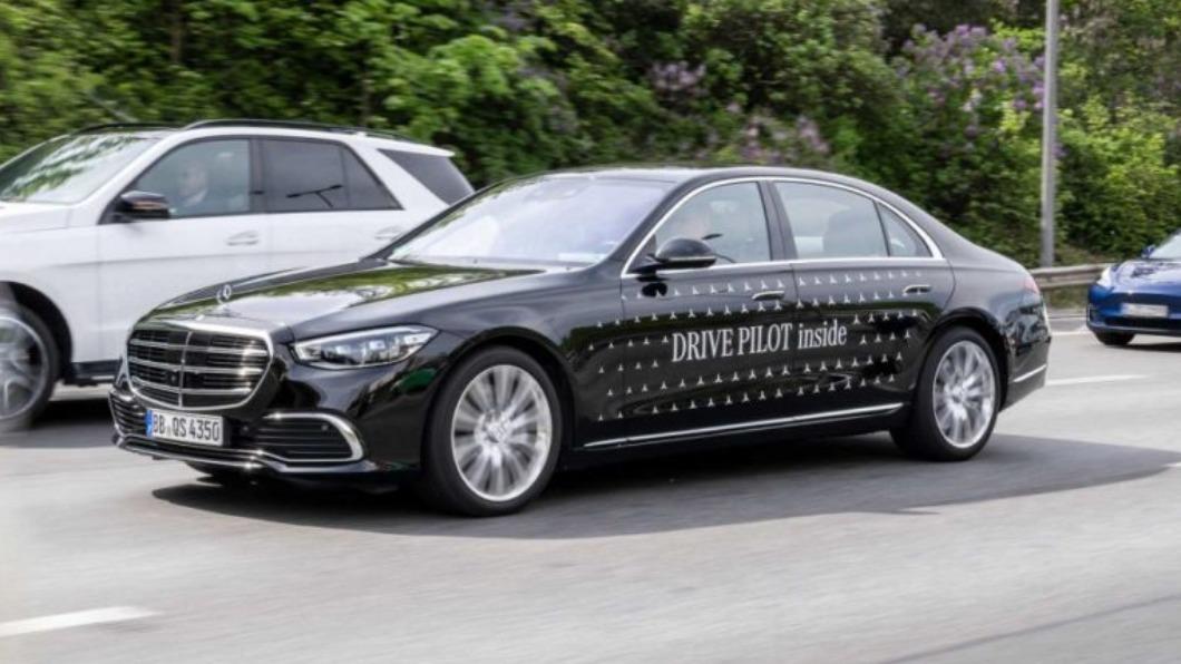 目前賓士旗下車款僅EQS與S-Class兩款車型可以選配。(圖/翻攝自Mercedes-Benz)