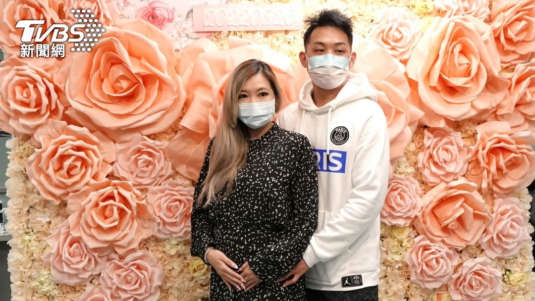 Makiyo與老公小金選在今年5月20日登記結婚。(圖/黃城碩攝)