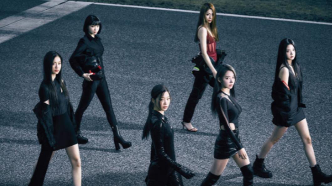 韓國女團LE SSERAFIM於5月2日發行出道迷你專輯。(圖/翻攝自@le_sserafim推特)