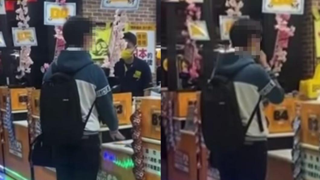 男子口罩沒戴好,咆哮拍桌又潑水。(圖/翻攝自爆料公社)