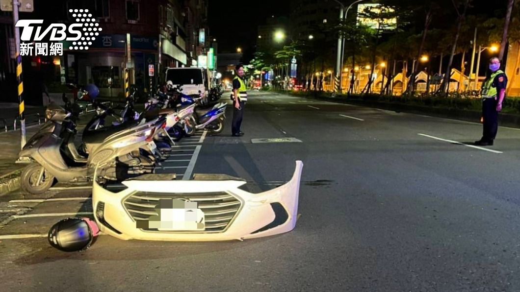 男拒警盤查加速逃!撞機車路中留「下巴」 車牌露餡遭逮