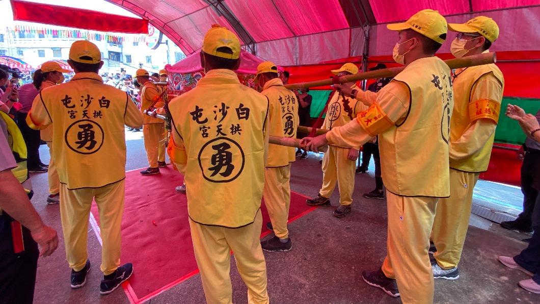 粉紅超跑這次行程提早很多。(圖/TVBS)