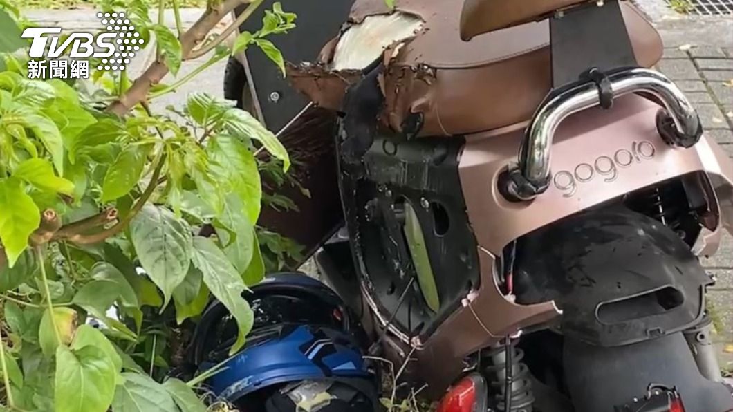 機車毀損。(圖/TVBS)