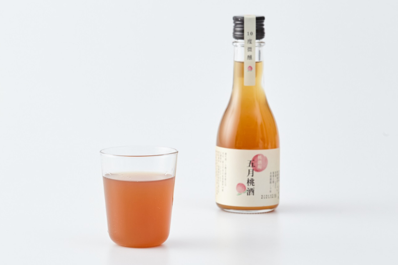 由三光泰雅部落的五月桃釀造的五月桃酒。(圖/翻攝自無印良品官網)