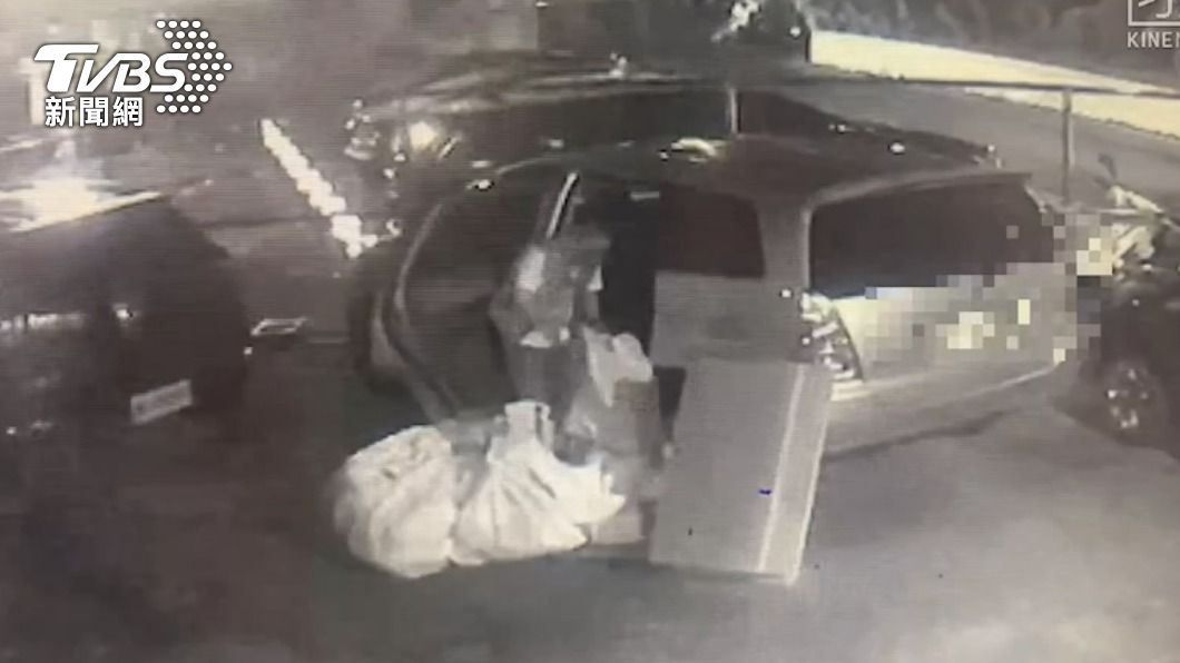 夜闖停車場狂偷!搜刮財物被車主撞見爆拉扯 警到場逮人