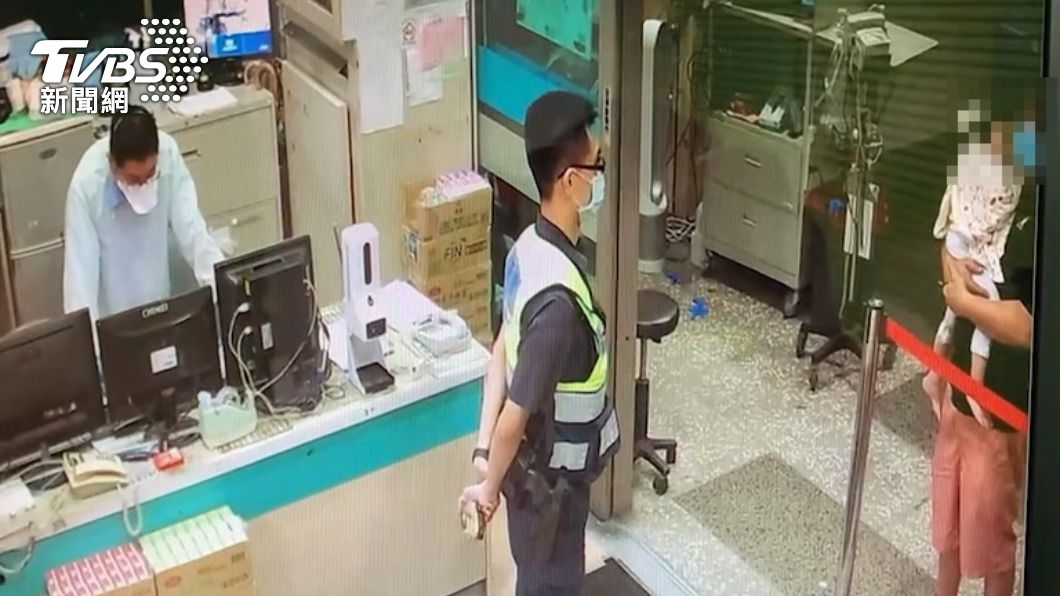 轄區警方到場後陳男才冷靜。（圖／TVBS）