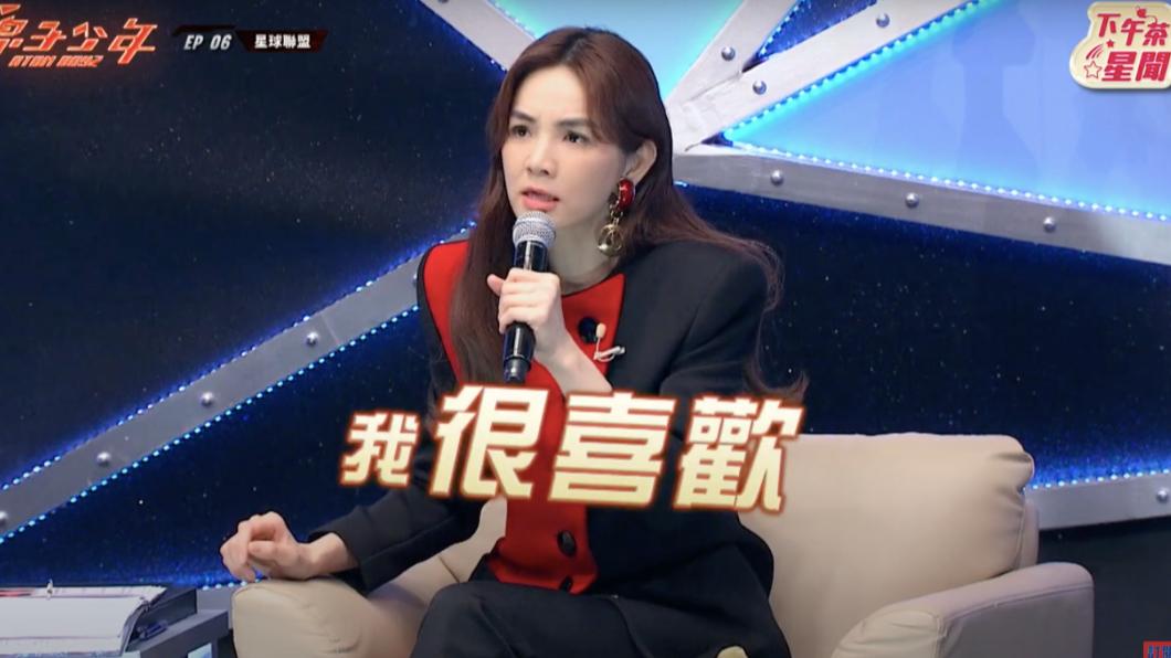 Ella點評選手表現。（圖／翻攝自《原子少年》節目片段）