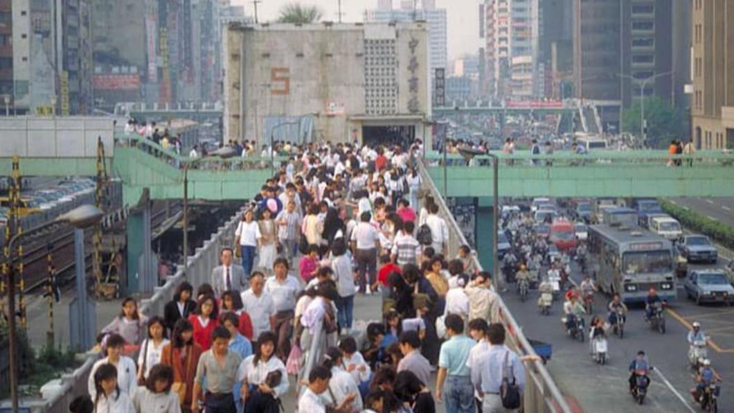當年沒有「低頭族」!他曬30年前台北街景:時代的眼淚