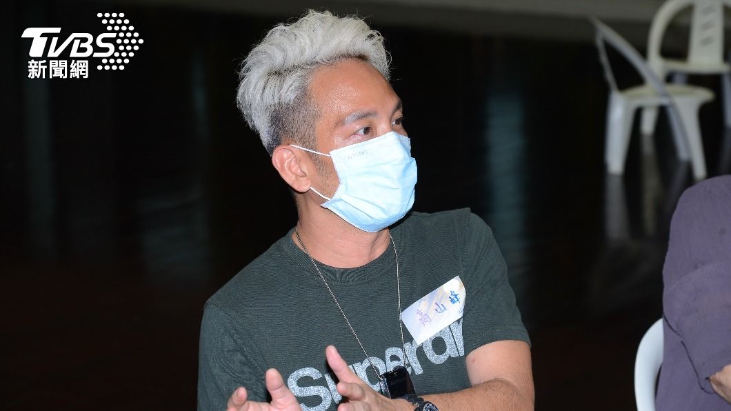 高山峰爺爺失智10年,坦言過程身心靈都煎熬。(圖/許方正攝)