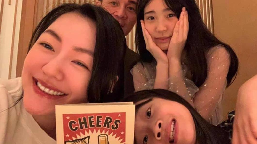 小S時常在社群上分享親子互動。(圖/翻攝自小S臉書)