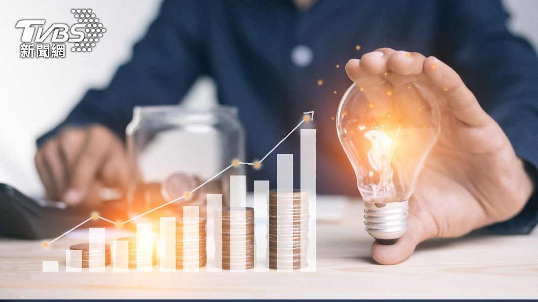 巨蟹座有機會得到別人提供的投資方案。（示意圖／shutterstock達志影像）