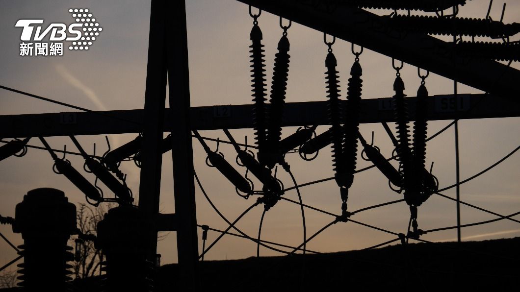 燈閃了一下！雙北3區晚間突跳電　台電：設備故障致壓降