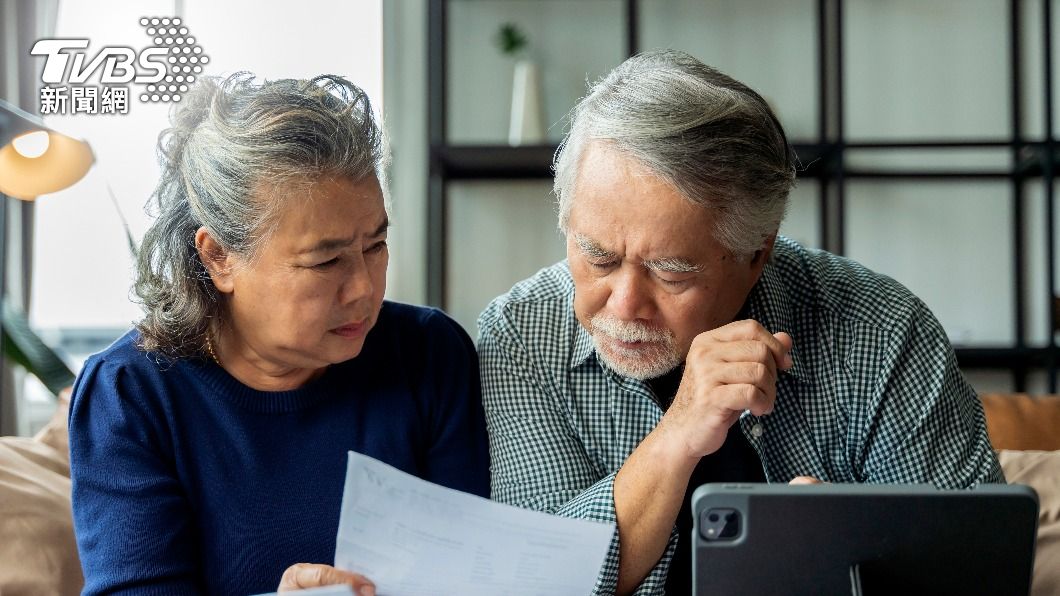 長輩、吃素者可以多攝取B12,維持身體機能。(示意圖/shutterstock達志影像)