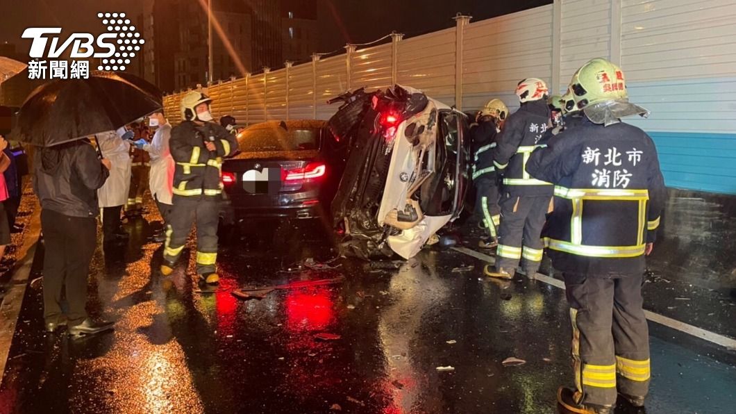 台64五股段驚傳死亡事故　2輛BMW擦撞釀1死1重傷