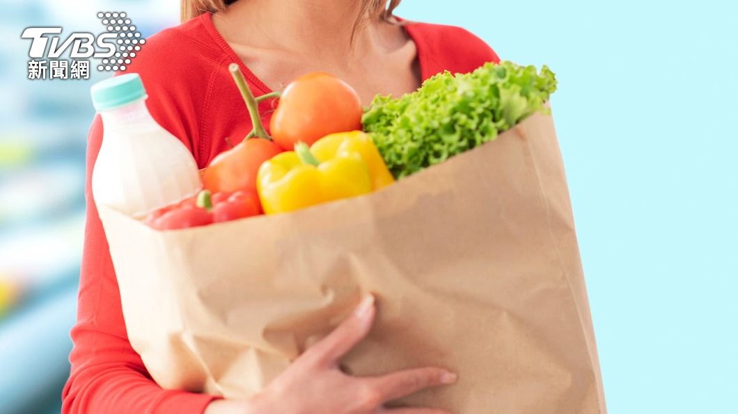 小孩每天的食物主要應該來自多樣化的「新鮮」食材。(示意圖/shutterstock達志影像)
