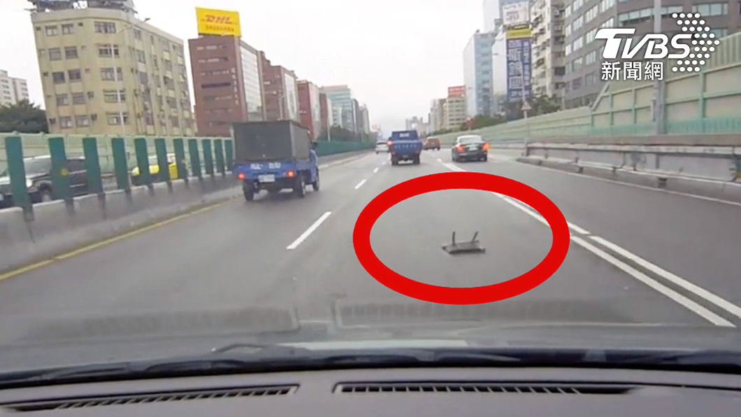 台灣馬路上也經常會出現別台車子上面的零件。(圖/TVBS)