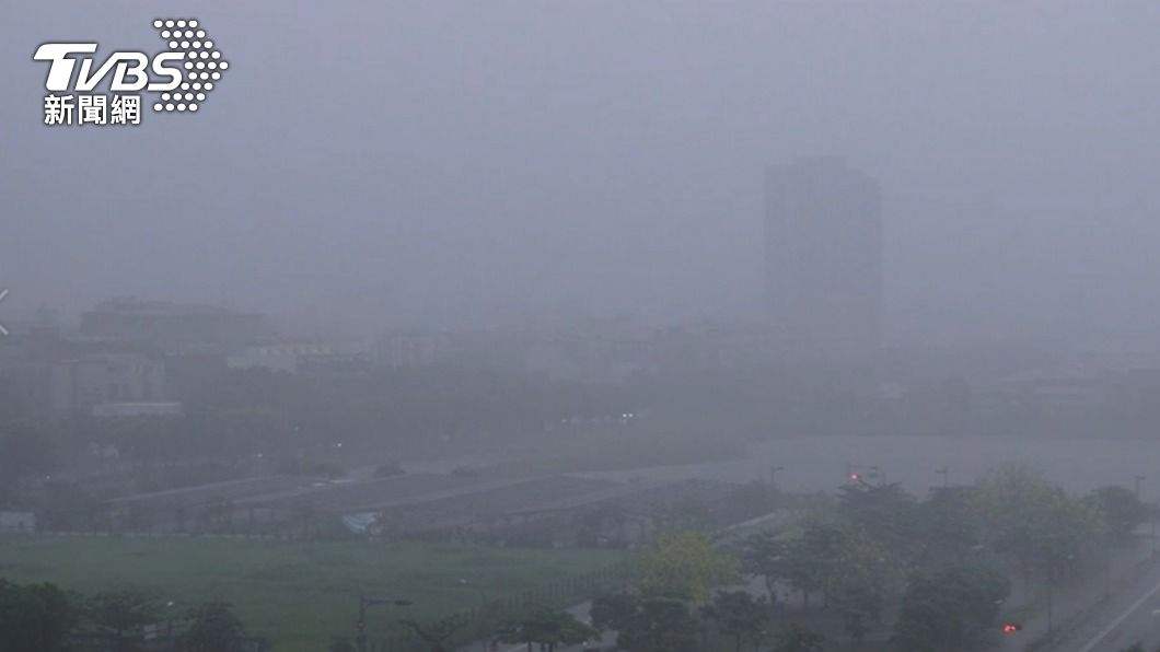 大雨導致視線不佳。(圖/TVBS)