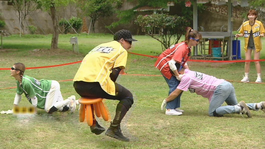 林佑星衝到張文綺胯下。（圖／中視提供）