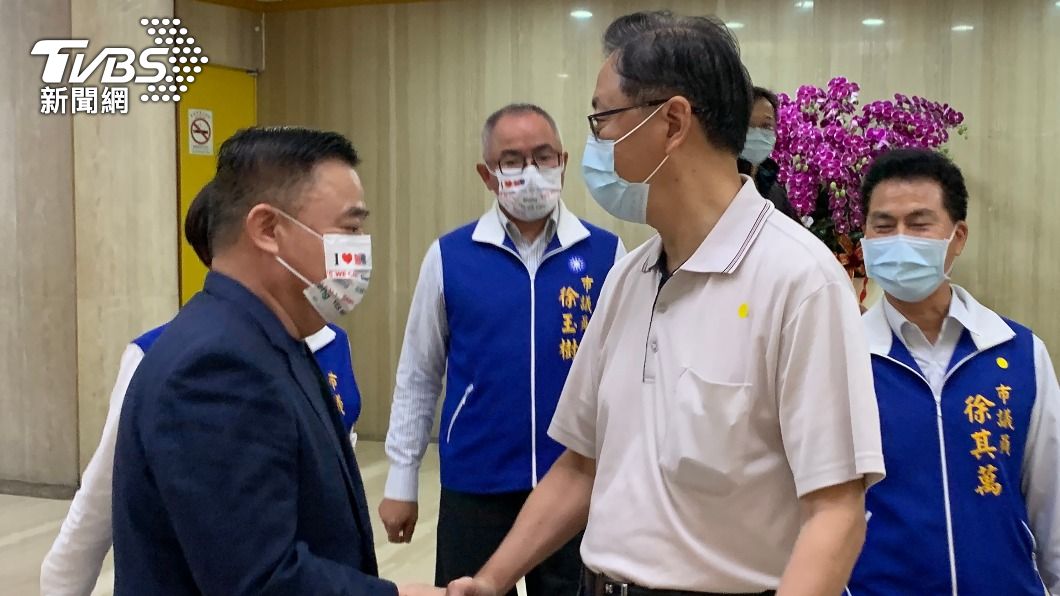 張善政赴桃園議會拜會 邱奕勝釋善意:會支持他