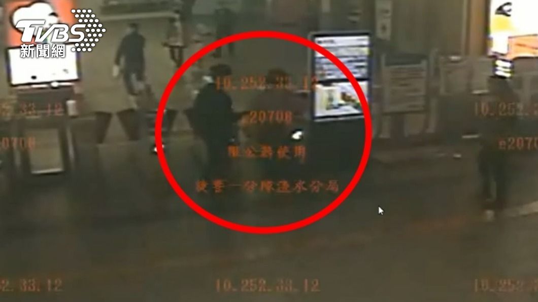 尾隨乘客闖捷運站!逃票男被抓包 竟還踹警下體慘遭壓制