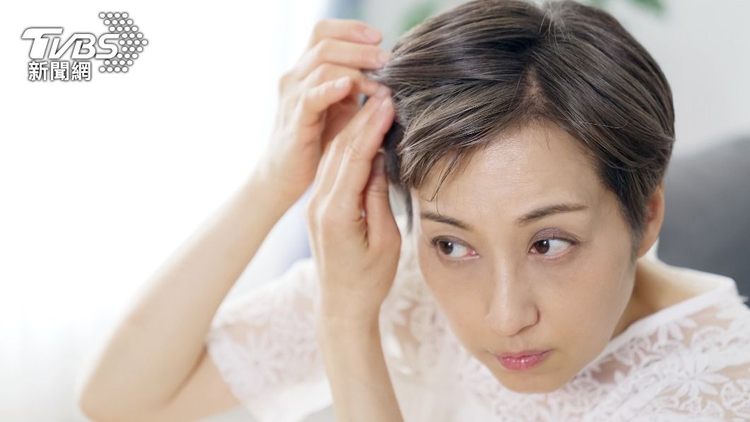 醫師說明長白髮的原因。(示意圖/shutterstock達志影像)