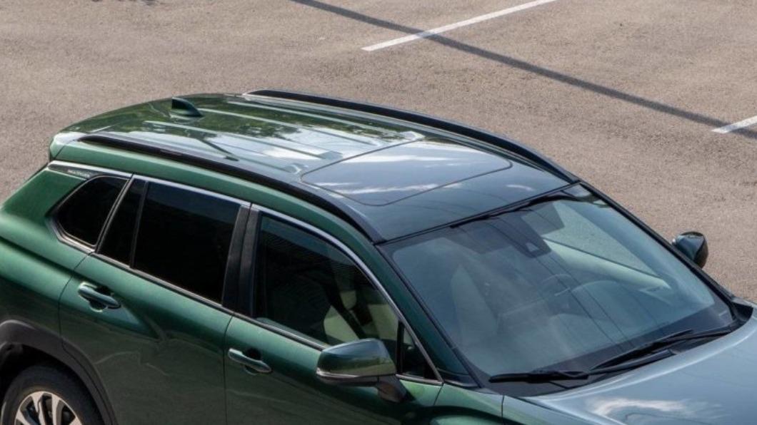 天窗排水孔與擋風玻璃防水膠條需要留意。(示意圖/Toyota)