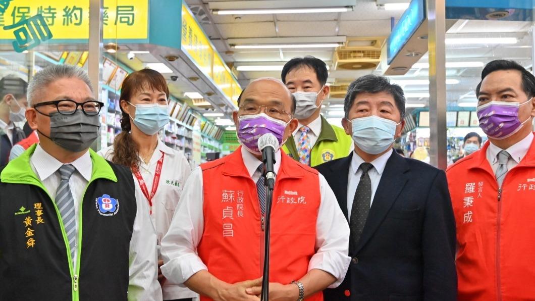 蘇貞昌宣布:0至6歲孩童 可領5劑免費快篩試劑