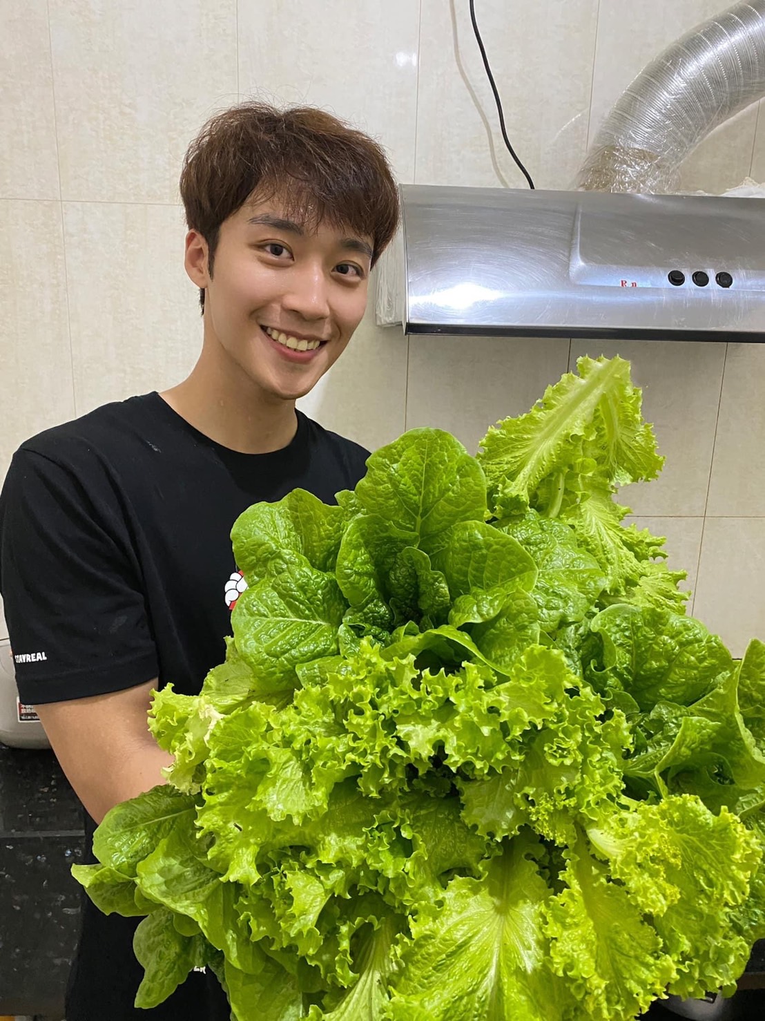 卞慶華的興趣是種菜。(圖/經紀人提供)