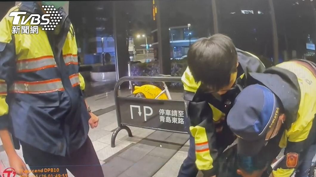 向飯店借廁所卻不戴罩 無業男遭勸阻竟咬傷警