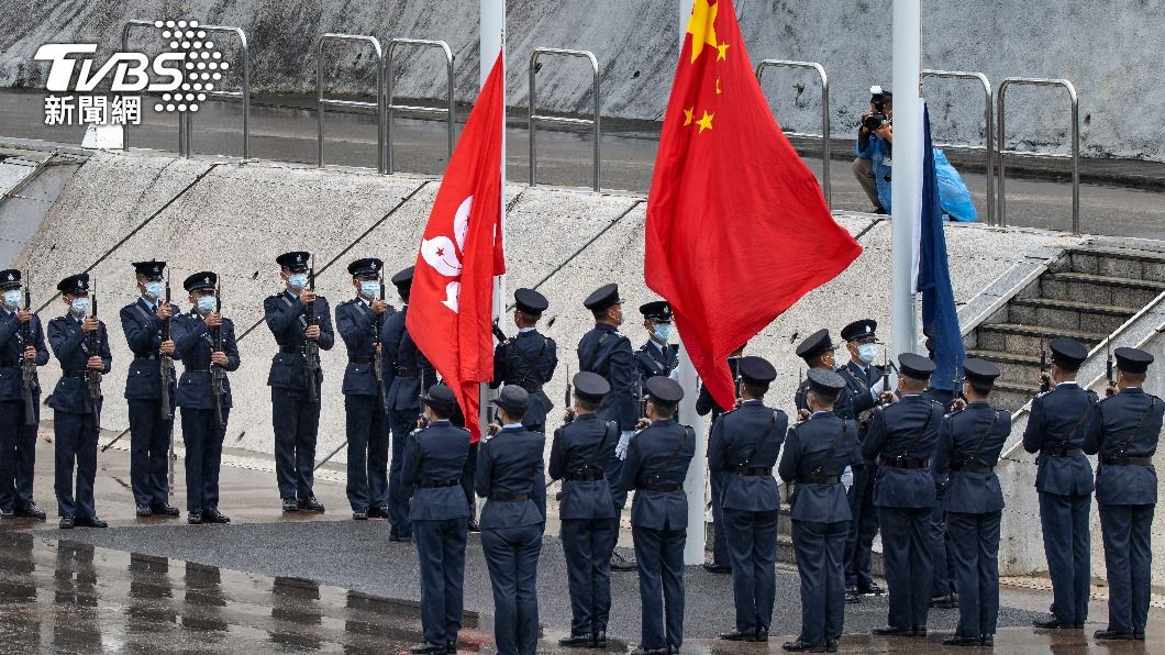香港警校生從去年10月就開始學習使用中式步操。(圖/達志影像美聯社)