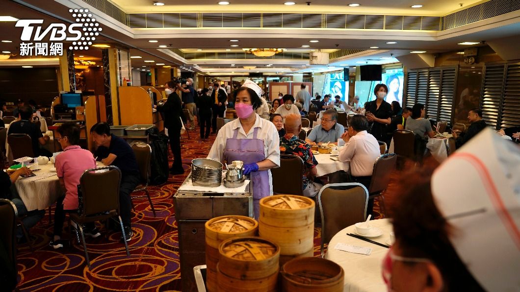 香港新制「打3劑才能進餐廳」將上路 疫苗接種大排長龍