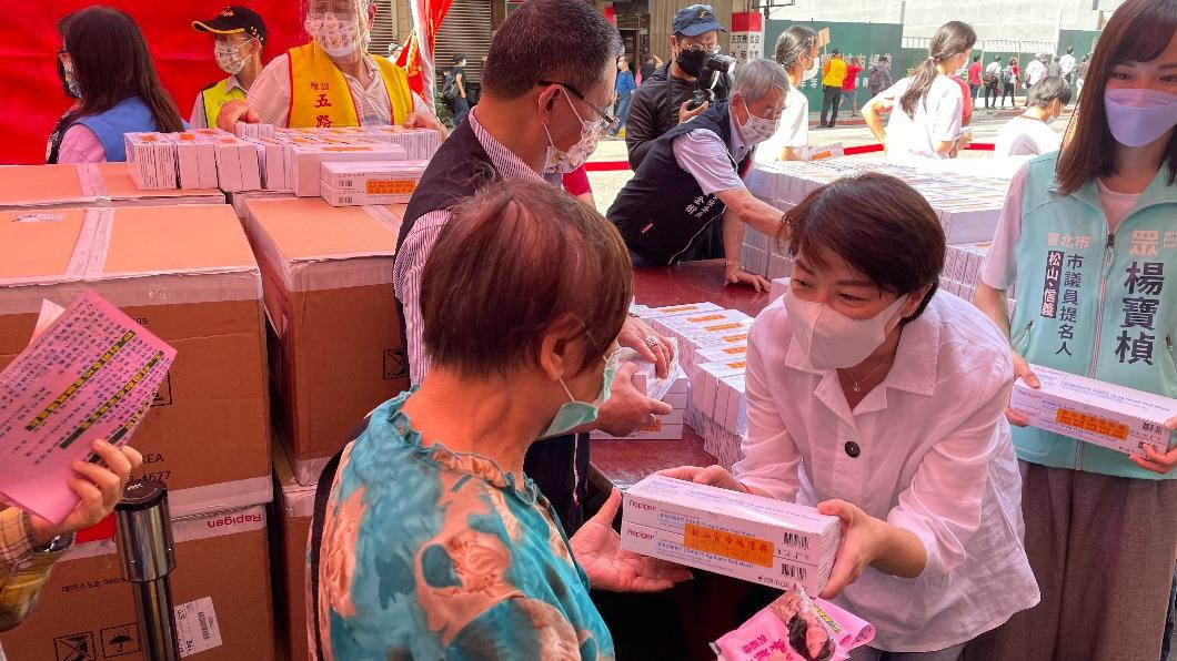 10個孩子算不算多? 黃珊珊:每個數字都是家長的全部
