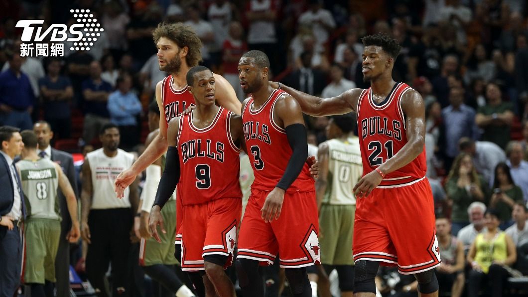 Wade、Butler、Rondo三人為當年公牛三巨頭,看似強大的公牛飽受內憂外患,最終打出不符預期的成績。(圖/達志影像美聯社)