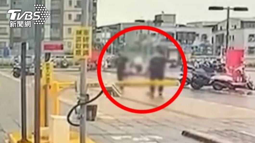 小心!路邊搭訕誆「機車壞了」求幫忙 2嫌趁機亮刀行搶
