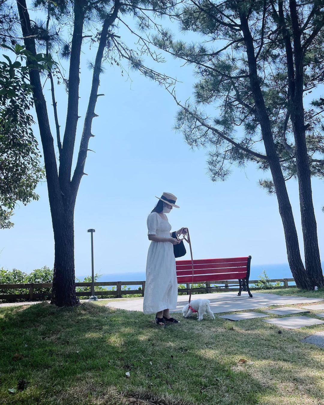 孫藝真5月底的照片被發現飄出孕味。（圖／翻攝自 IG）  