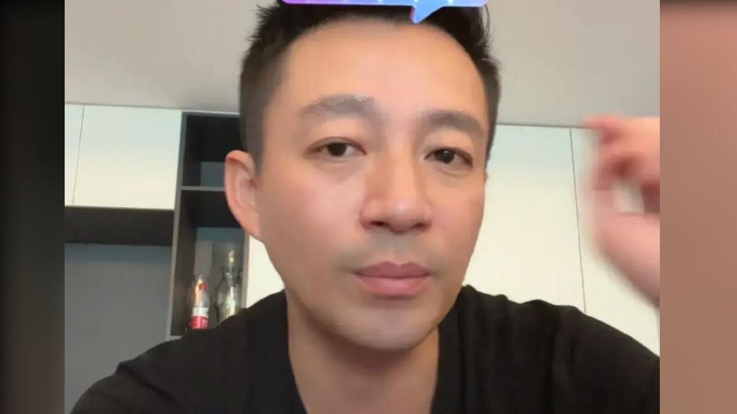 汪小菲直播到最後相當嚴肅。(圖/翻攝自微博)