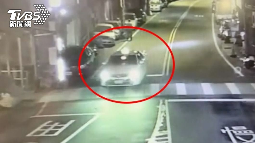 運將酒駕撞車。(圖/TVBS)