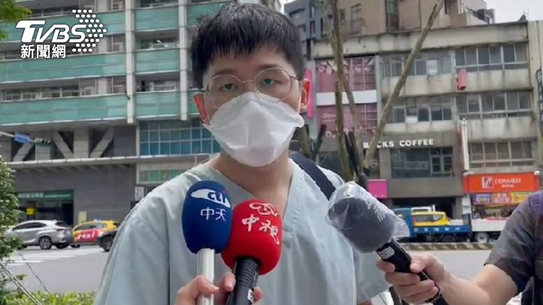 醫院行政人員勸導遭毆打。(圖/TVBS)