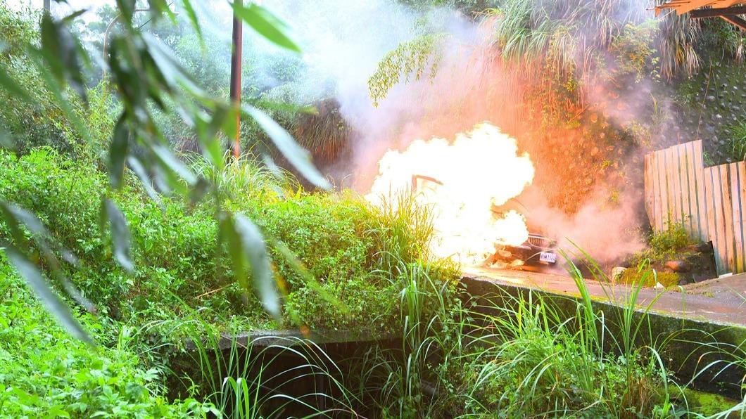 《黃金歲月》重頭戲,還有爆破團隊在現場。(圖/民視提供)