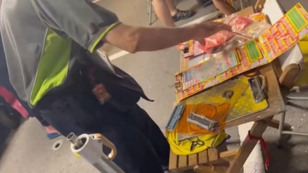 女嫌假好意,給阿伯一包紅包。(圖/翻攝自台南北區大小事)