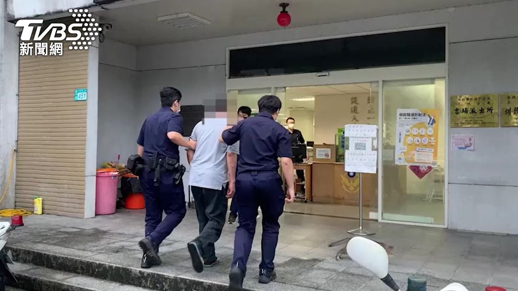 肇事逃逸的鄭姓駕駛被警方帶回偵辦。（圖／TVBS）