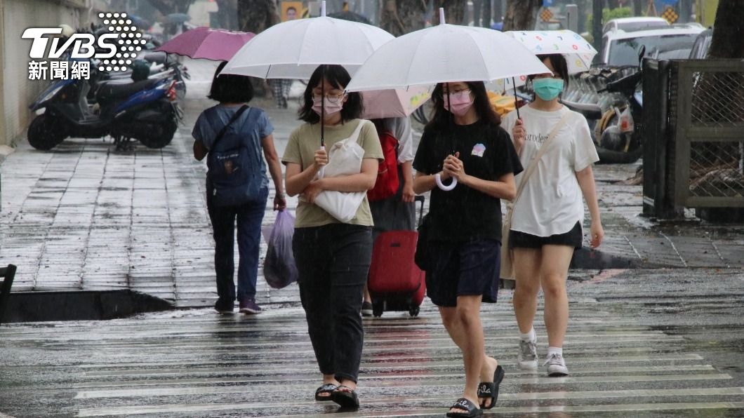 雨彈來襲!北北基等18縣市防大雨 這2處注意雷擊