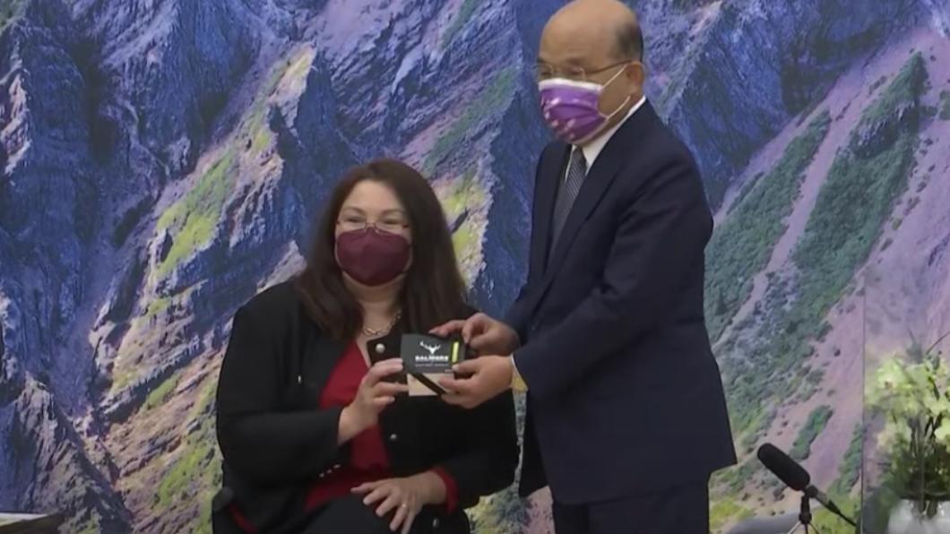 行政院長蘇貞昌今下午接見達克沃絲訪團。(圖/政院提供)